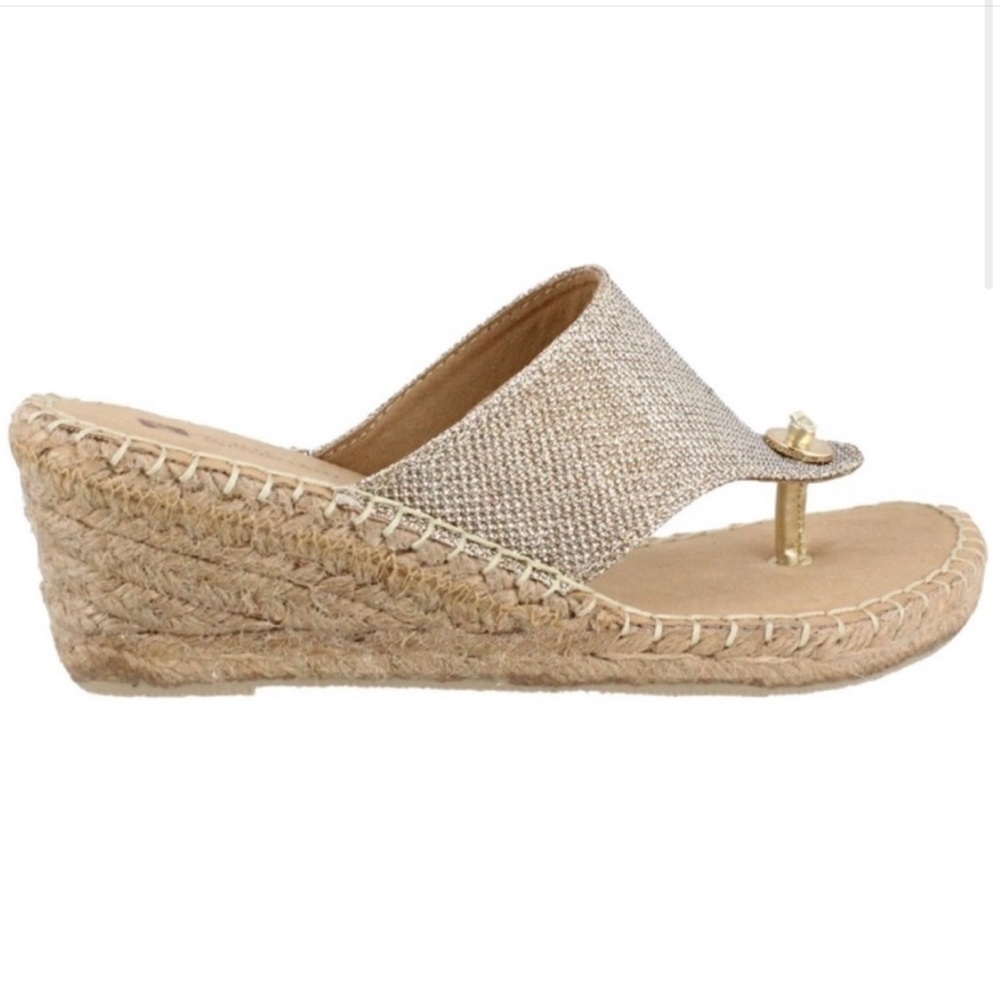 Brand new White Mountain sandals